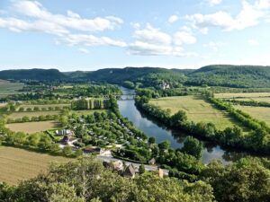 Village de Dordogne pendant l'été